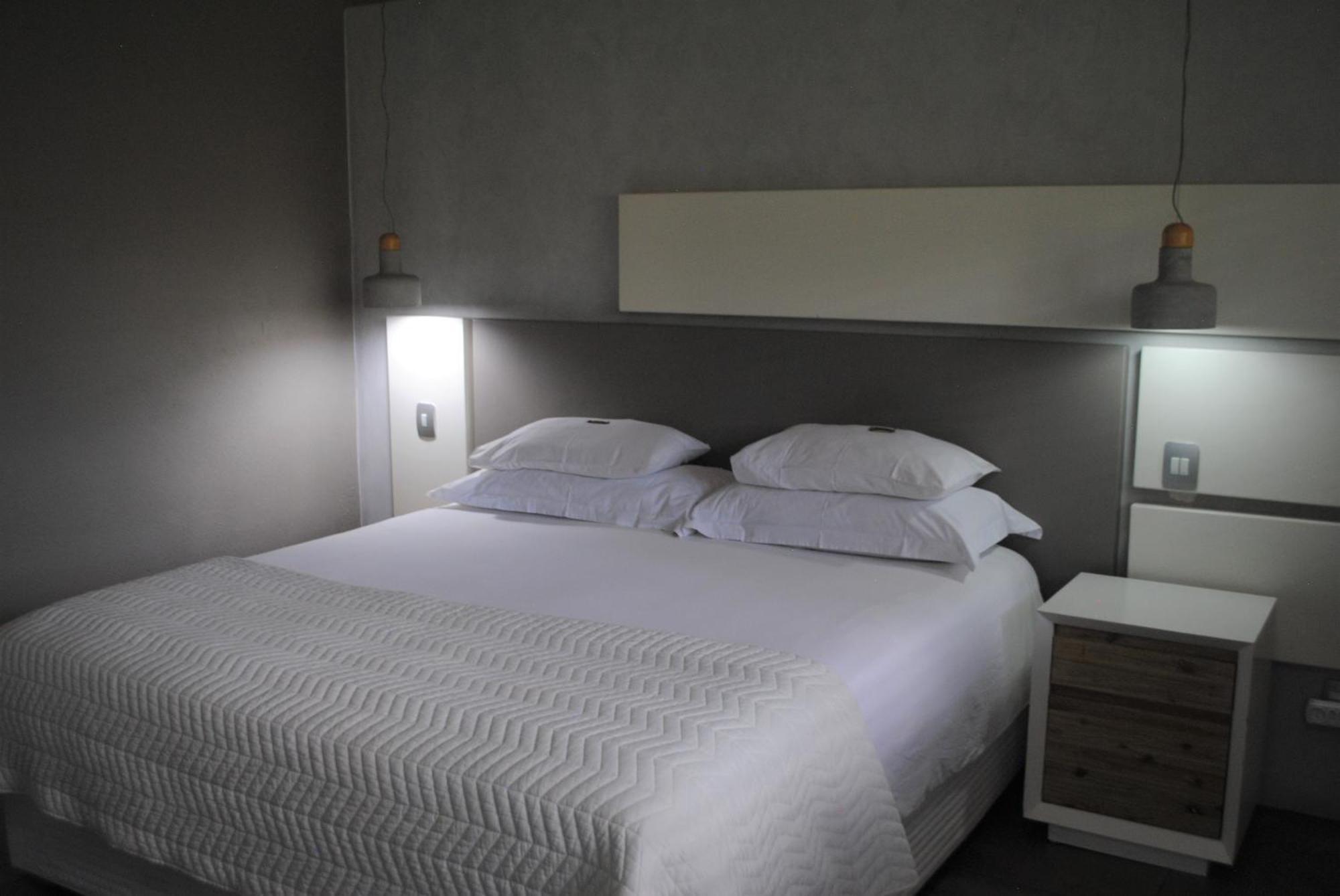 ホテル Birds Babble Self Catering ネルスプロイト エクステリア 写真